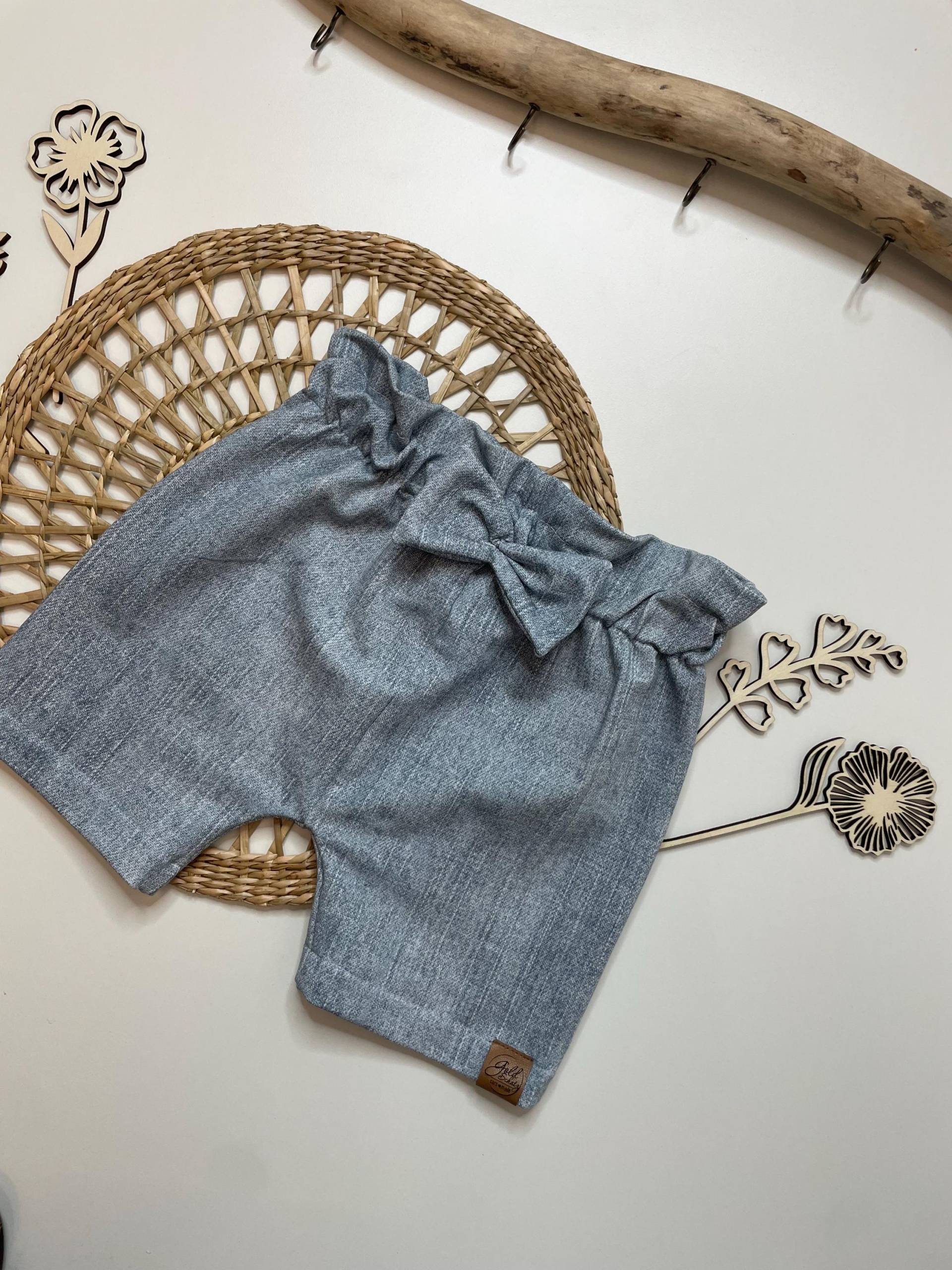 Baggy Hose, Shorts Mit Schleife, Sommer, Kinderhose, Baby Mädchen von GoldschatzCaroMade