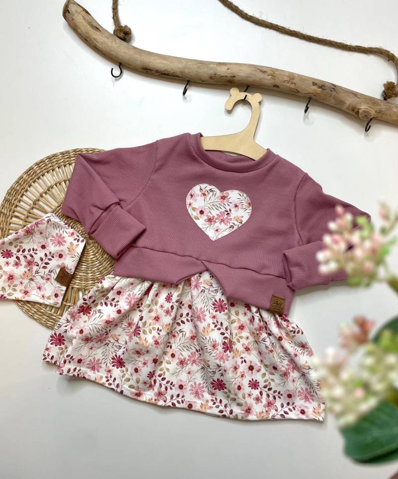 Girlysweater, Kleid Mädchen, Kleid, Blumenmuster, Outfit Mädchen von GoldschatzCaroMade