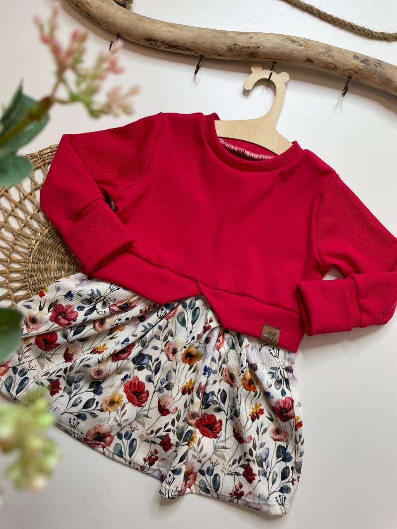 Girlysweater Rot, Kleid Mädchen, Kleid, Blumenmuster, Outfit Mädchen von GoldschatzCaroMade