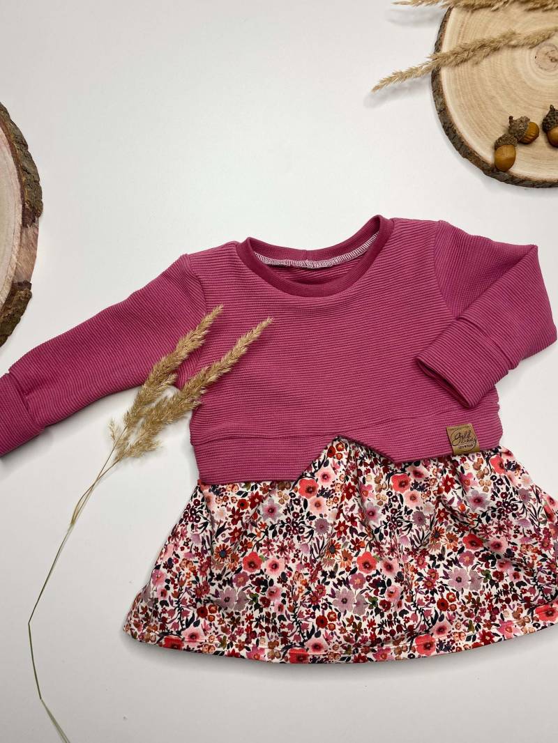 Girlysweater Verschiedene Farben, Kleid Mädchen, Kleid, Blumenmuster, Outfit Mädchen von GoldschatzCaroMade