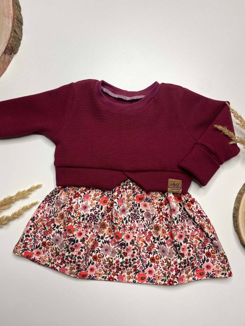 Girlysweater Verschiedene Farben, Kleid Mädchen, Kleid, Blumenmuster, Outfit Mädchen von GoldschatzCaroMade