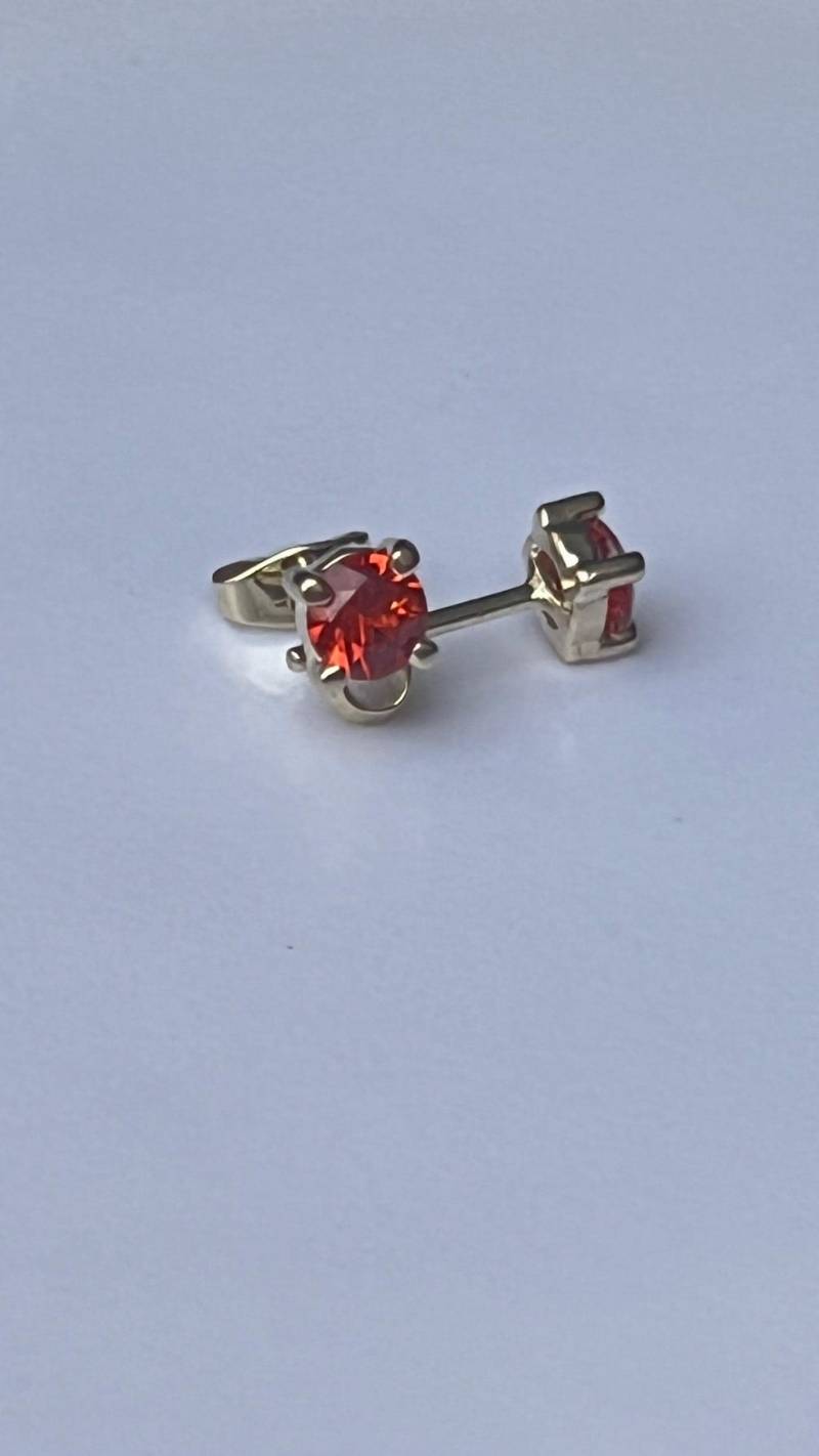 Ohrstecker in 585 Mit Saphiren Ohrstecker in 585 Mit Saphiren von GoldschmiedLila
