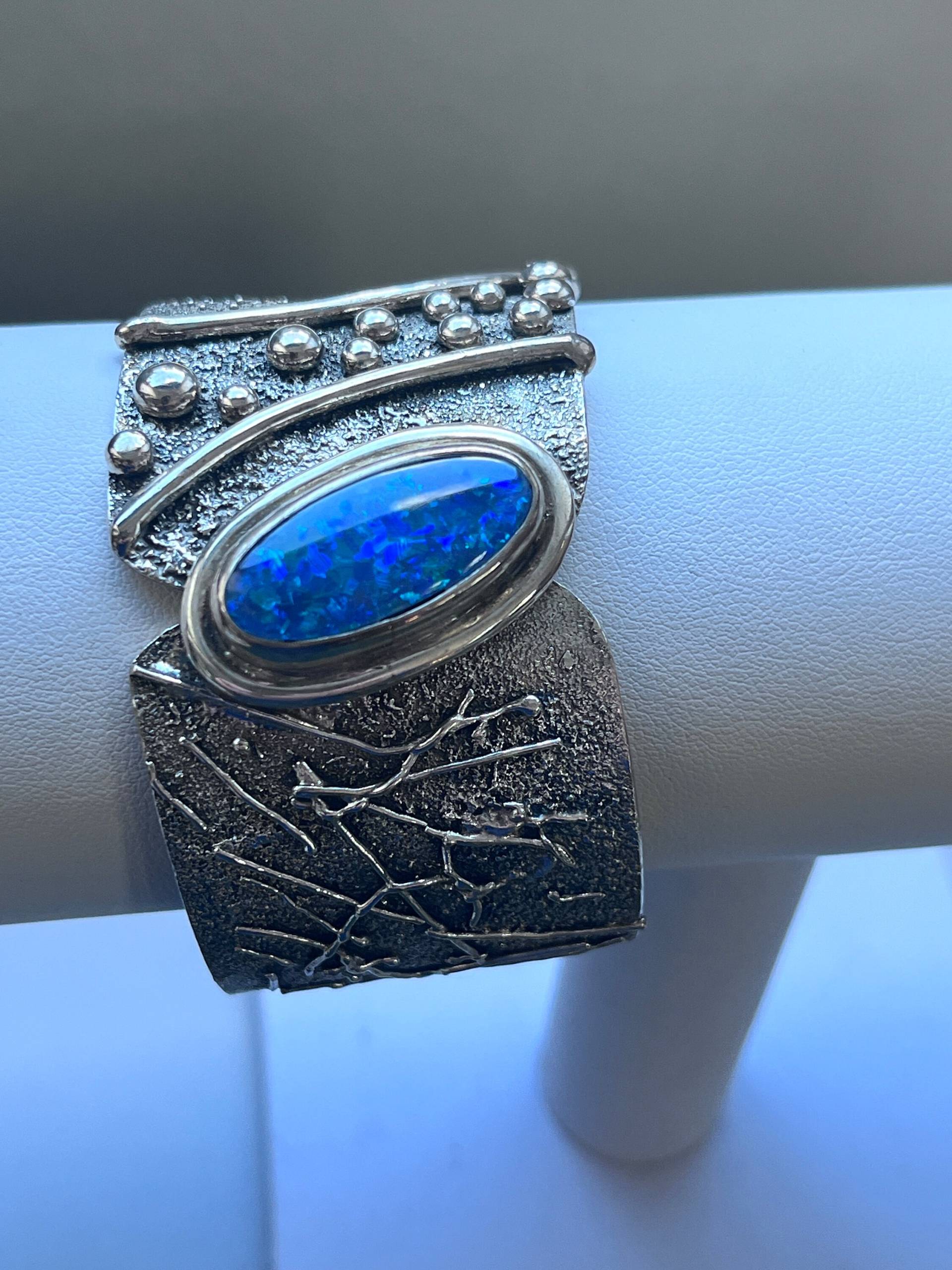Silber Armreif Mit Opal Triplette , Geschwärzt Silber Armreif Mit Opal Triplette , Geschwärzt von GoldschmiedLila