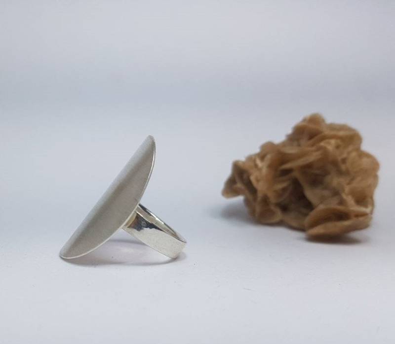 Großer, Gebürsteter Silberring "Batha" von GoldschmiedeARTelier
