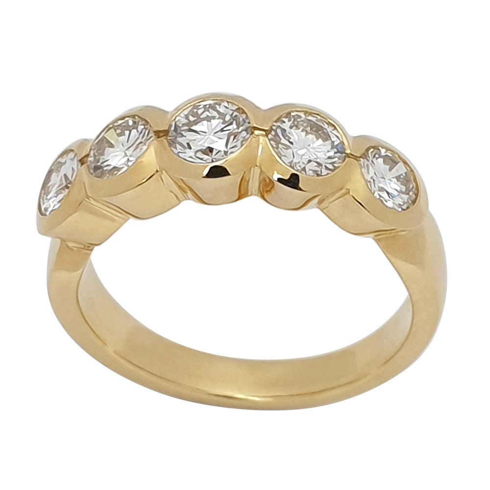 Gelbgoldring Mit 5 Brillanten Gelbgoldring Mit 5 Brillanten von GoldschmiedeBeste