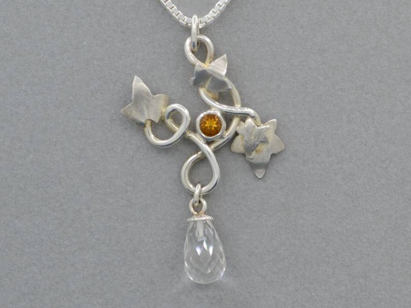 Efeurispen-Anhänger Mit Citrin Und Bergkristall von GoldschmiedeGrunwald