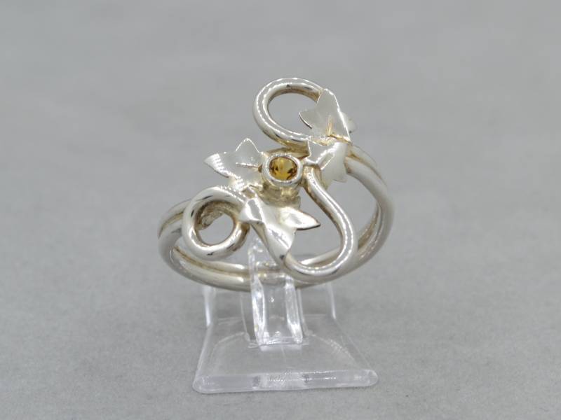 Großer Efeurispen-Ring Mit Zitrin von GoldschmiedeGrunwald