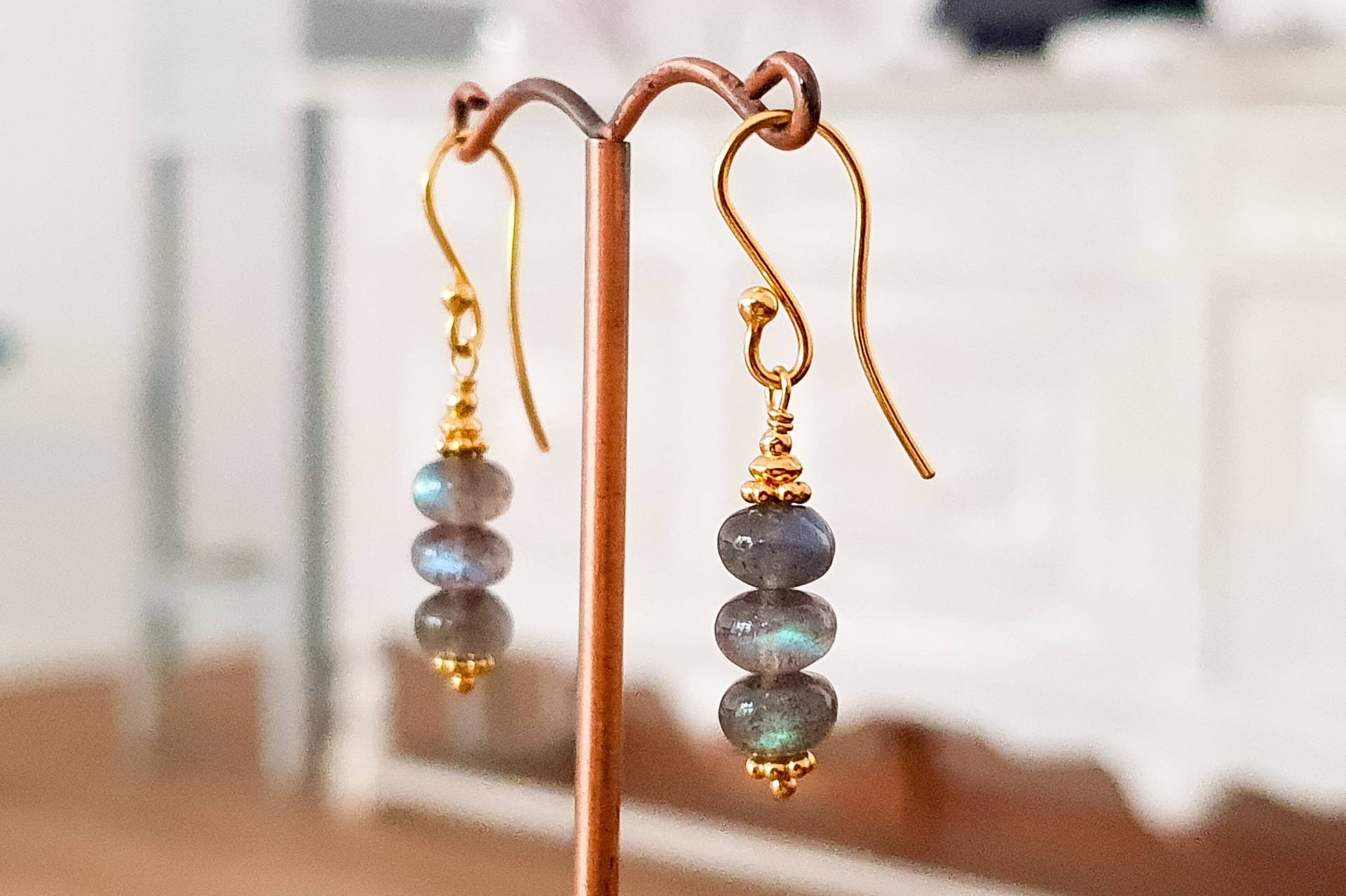 Labradoritohrhänger Ohrhänger Mit Labradorit Und 925Er Sterlingsilber Gold Plattiert Labradoritohrhänger Ohrhänger Mit Labradorit Und 925Er Sterlingsilber Gold Plattiert von GoldschmiedeJosefine