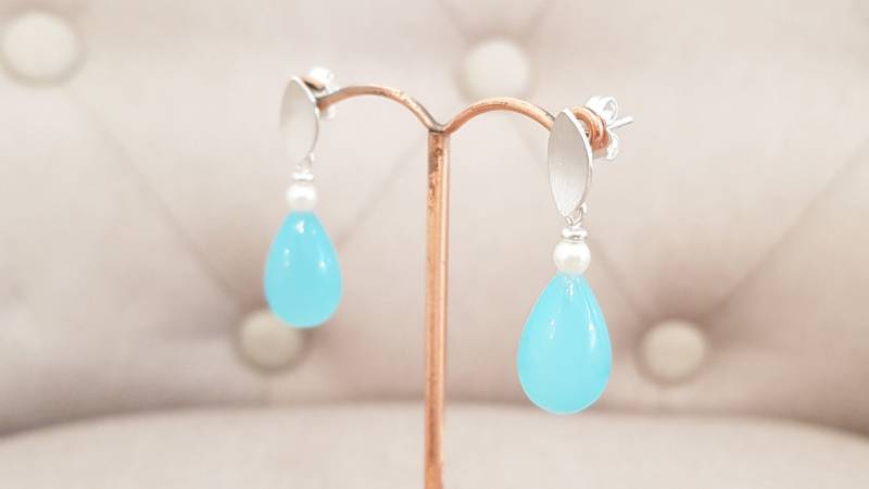 Meerblick...leuchtende Chalcedonohrhänger Aus Sterlingsilber Mit Süßwasserperlen von GoldschmiedeJosefine