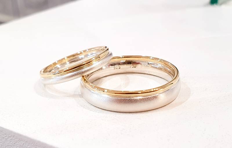 Seite An Seite Trauringe Aus Silber & 750Er Gold von GoldschmiedeJosefine