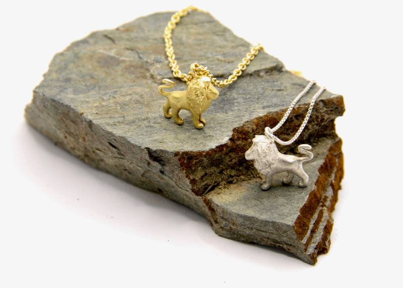 Löwe, Löwenanhänger in 925Er Silber Oder 750Er Gold, Kette Mit Löwe Gelbgold, Plastisch von GoldschmiedeNauderer