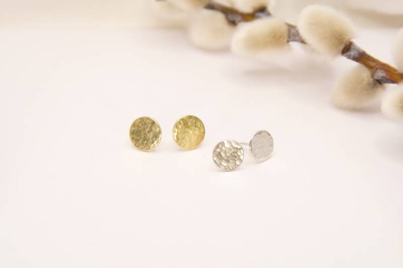 Ohrstecker 750Er Gold Und 925Er Silber, Ohrschmuck Aus Gehämmerte Oberfläche, Fairem Handel von GoldschmiedeNauderer