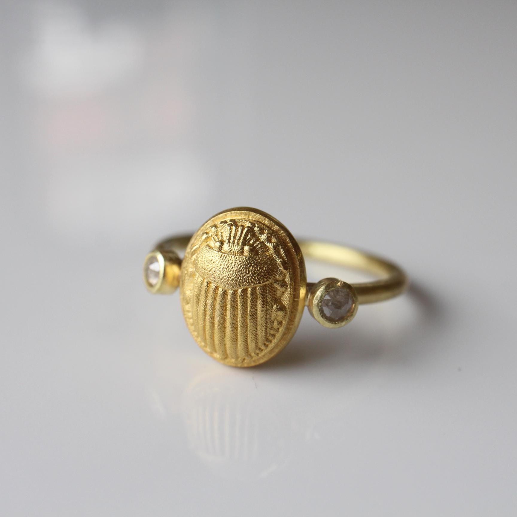 Skarabäus Ring Aus 900 Und 750 Gold Mit Rosenschliff Diamanten Handgearbeitet Vom Goldschmied, Siegelring Antikes Design von GoldschmiedePrignitz