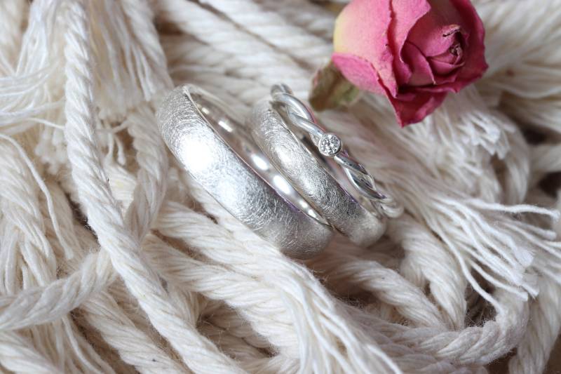Eheringe Aus Silber "Saarlouiser Set", Trauringe Silber, Schlichte Partnerringe Filigran, Kordelring von GoldschmiedeScheffel