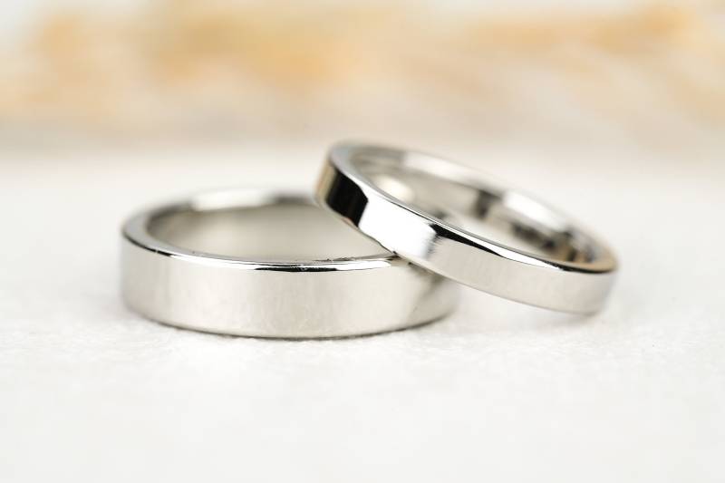 Eheringe Eckig "Sheyna" Platin | Schmale Trauringe 600 Poliert Verlobungsringe Partnerringe Glänzend Schlicht Hochzeit Platinring von GoldschmiedeScheffel