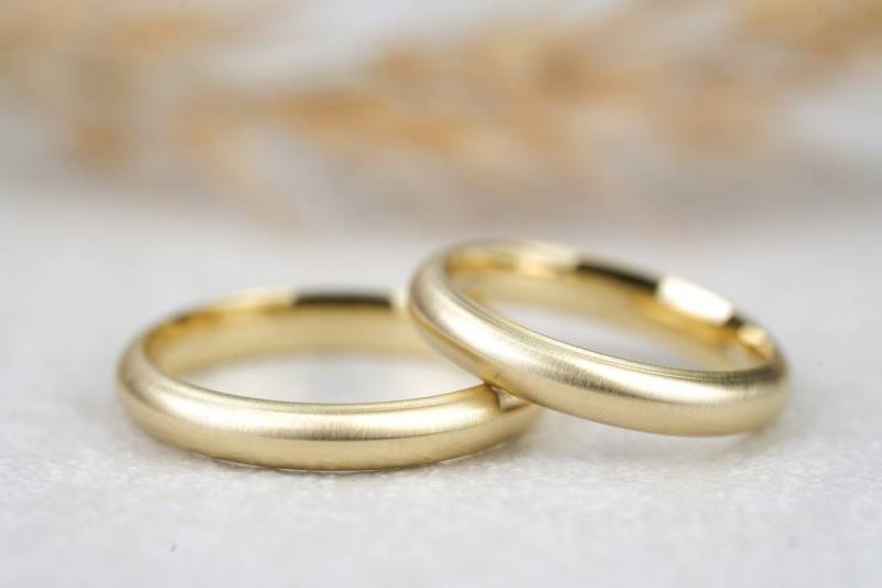 Schmale Eheringe Gelbgold Set | Trauringe Filigran Gold Verlobungsringe Für Paare Schlicht Elegant Besondere Ringe Männer Und Frauen von GoldschmiedeScheffel