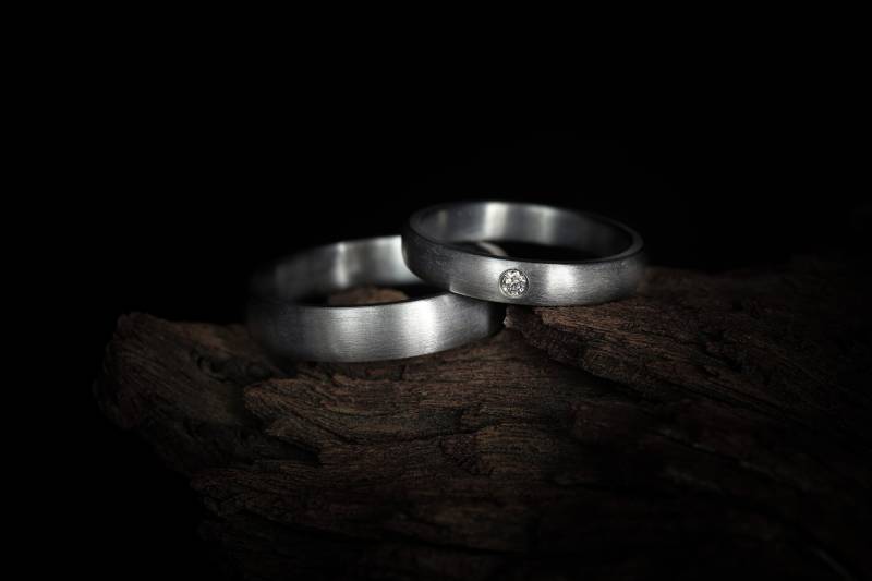 Tantal Trauringe "Saarlouiser Ringe" Mit Brillant von GoldschmiedeScheffel
