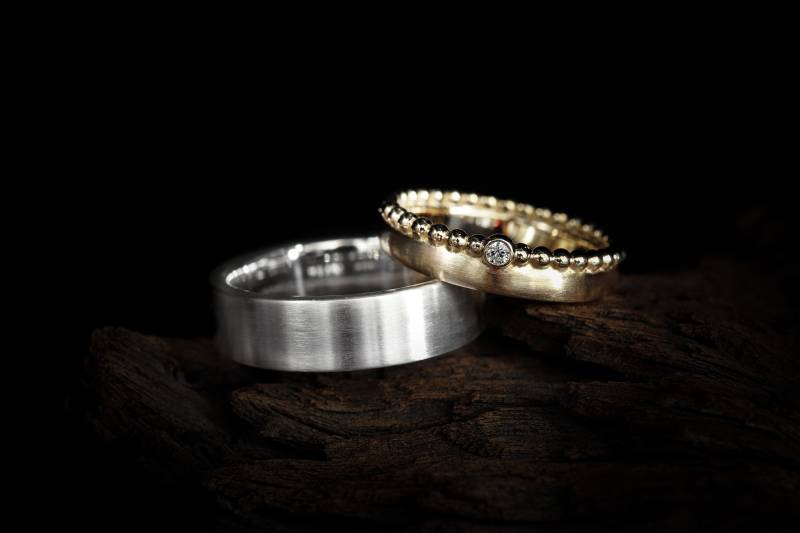 Trauringe " Duo-Seiden-Weiß in Rose - Und Weißgold, Eheringe Gold, Vintage, Vintage von GoldschmiedeScheffel