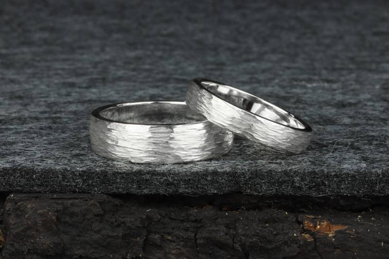 Trauringe Fantasie-Hammerschlag 925-Silber von GoldschmiedeScheffel