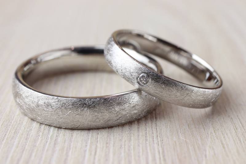 Trauringe "Saarlouiser" in Weißgold, Eheringe, Eheringe Ringe Schlichte Weißgold von GoldschmiedeScheffel