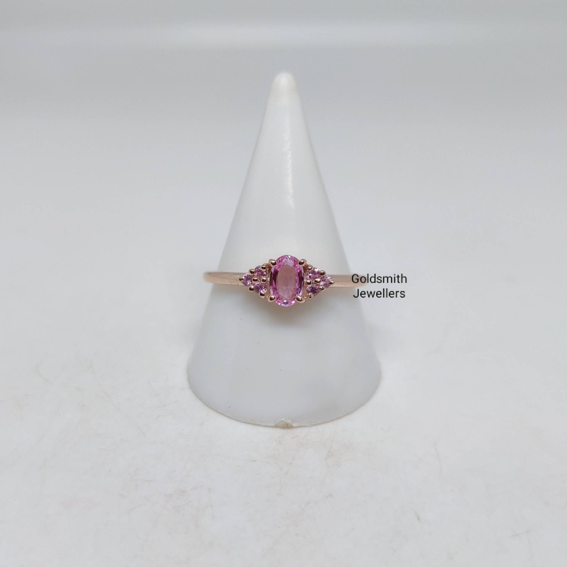 Natürlicher Oval Rosa Saphir Ring, Minimalist 14K Rose Gold Birthstone Zierlicher Goldring, Weihnachtsgeschenk Natürlicher Oval Rosa Saphir Ring, Minimalist 14K Rose Gold Birthstone Zierlicher Goldring, Weihnachtsgeschenk von GoldsmithJewellers