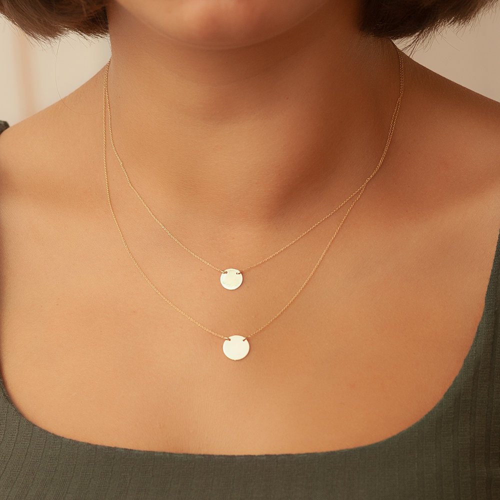 14K Gold Custom Initial Layering Medaillon Halskette, Personalisierte Goldkette Ist Ein Großes Geschenk Für Sie. Weihnachtsgeschenk von GoldstoreJewelry