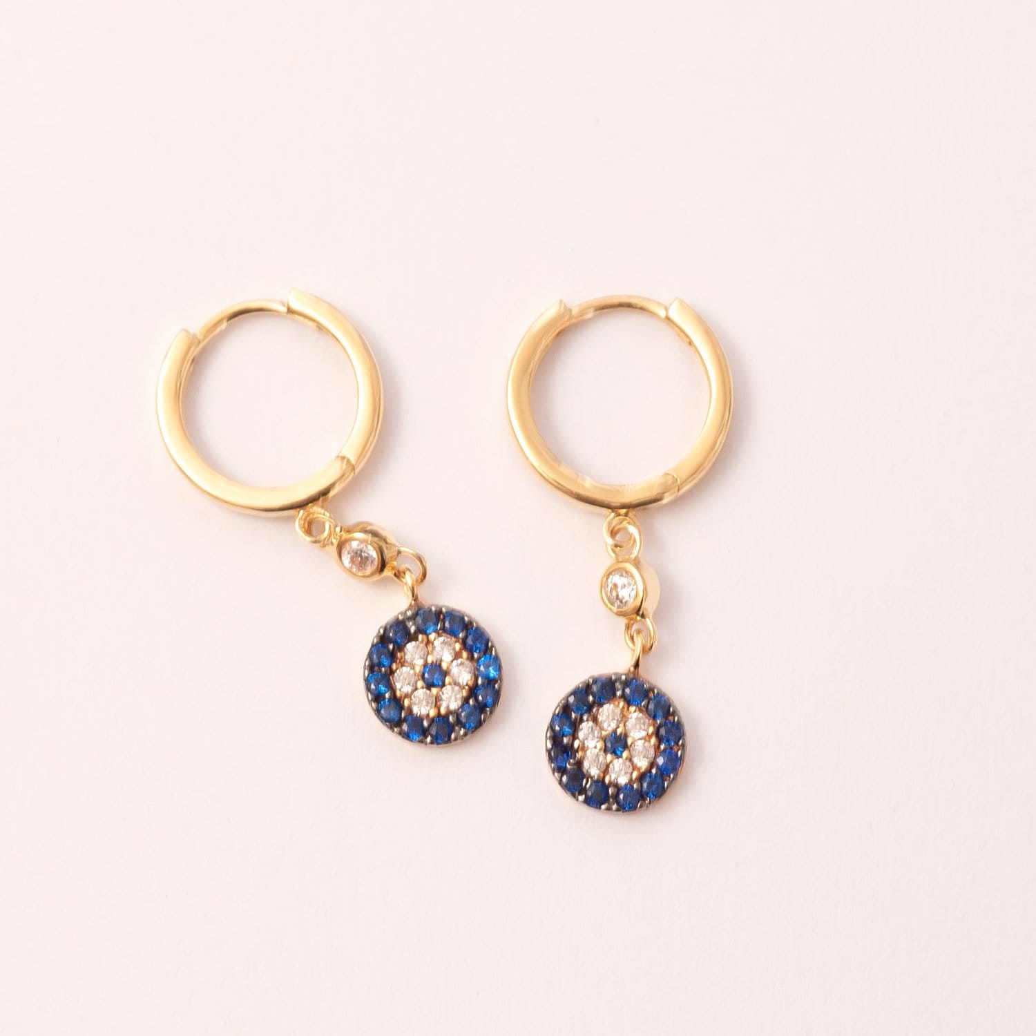 14K Solid Gold Evil Eye Hoop Ohrring, Ist Dainty Ohrring Ein Großes Geschenk Für Sie. Weihnachtsgeschenk von GoldstoreJewelry
