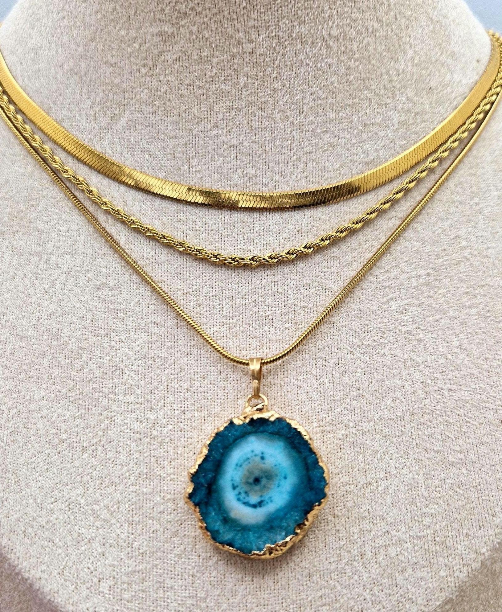 Naturkristall Kette in Verschiedenen Farben von GoldundKarma