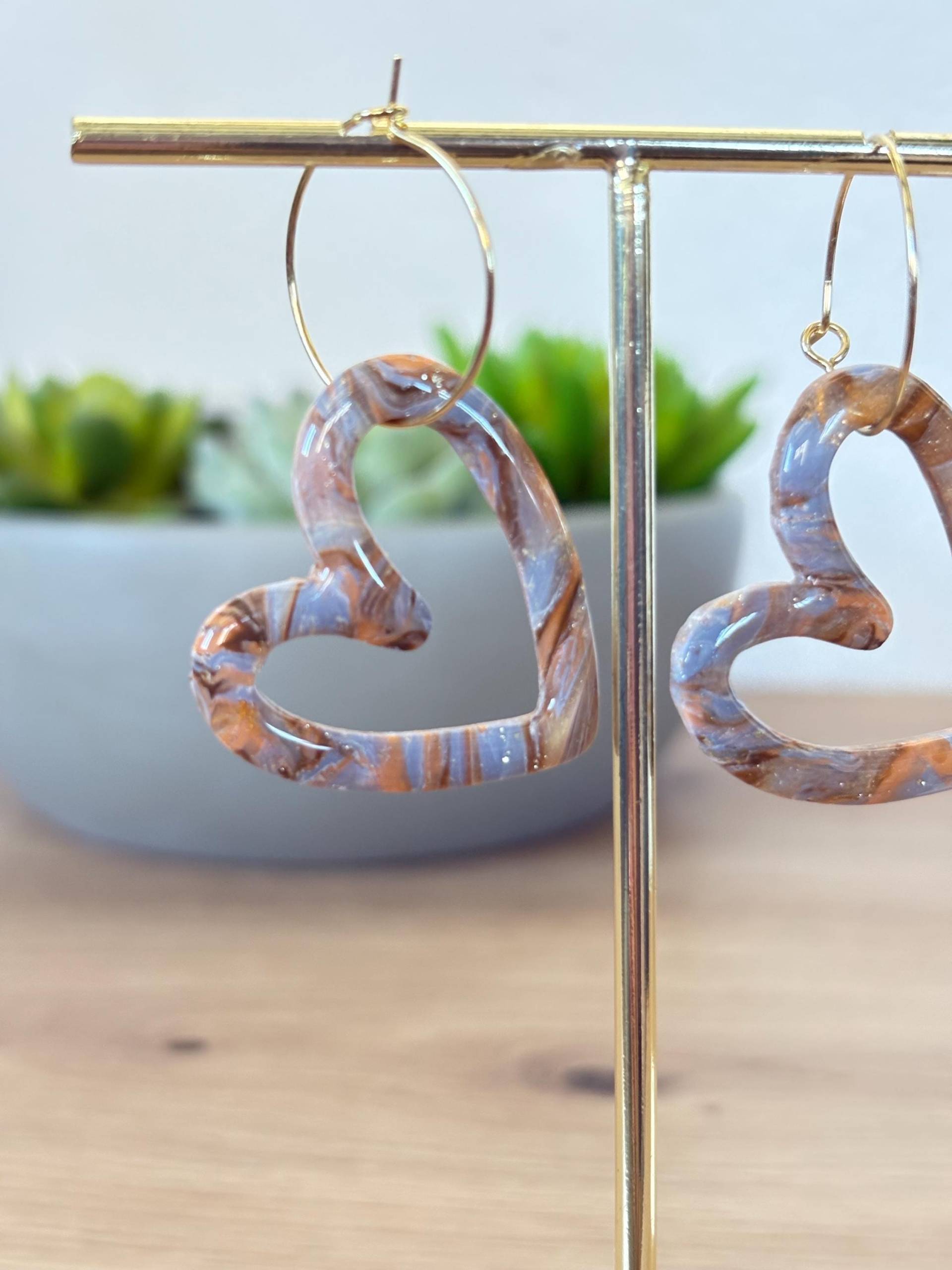 Hängeohrringe Herz | Marble Look Hellblau Gold Hängeohrringe Herz | Marble Look Hellblau Gold von GollachWerke
