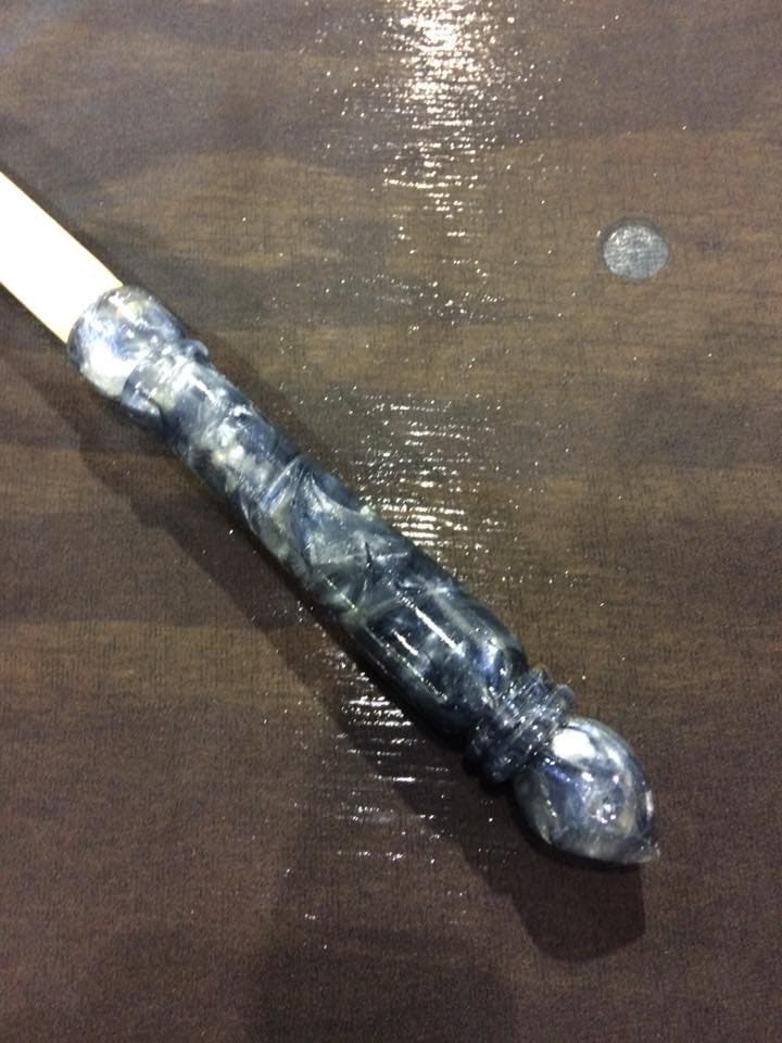 Blauer Und Silberfarbener Wirbelstab Blauer Und Silberfarbener Wirbelstab von Gondring