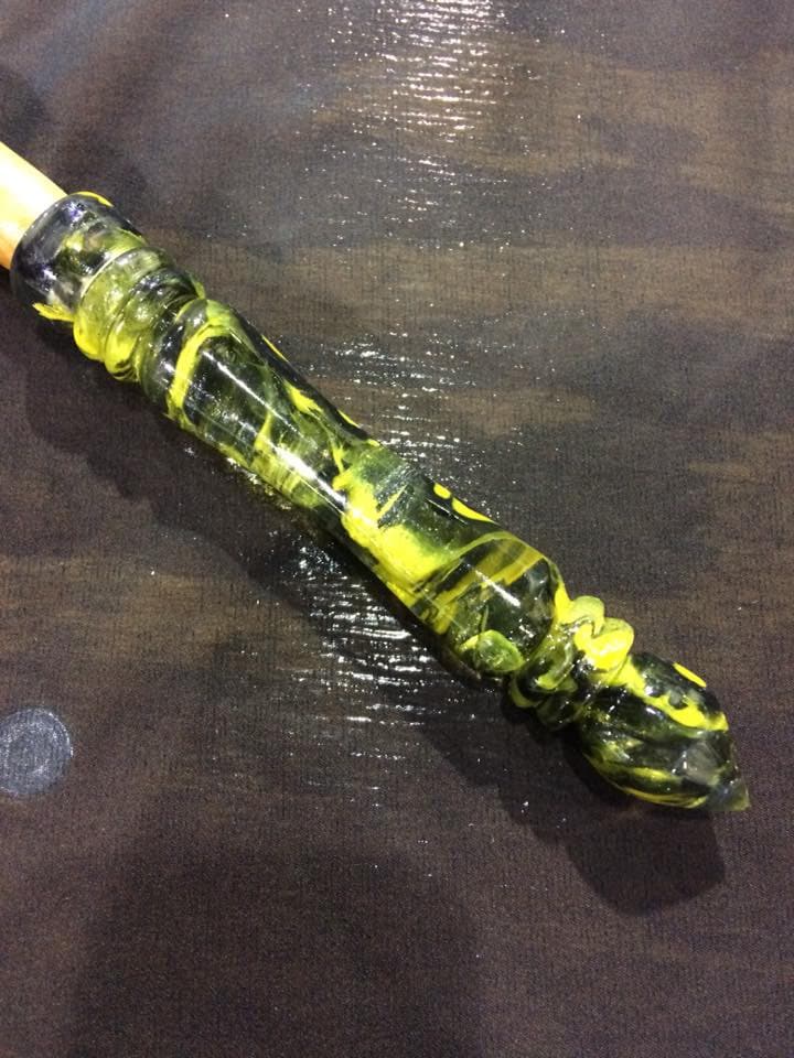 Schwarz Und Gold Farbe Swirl Wand von Gondring