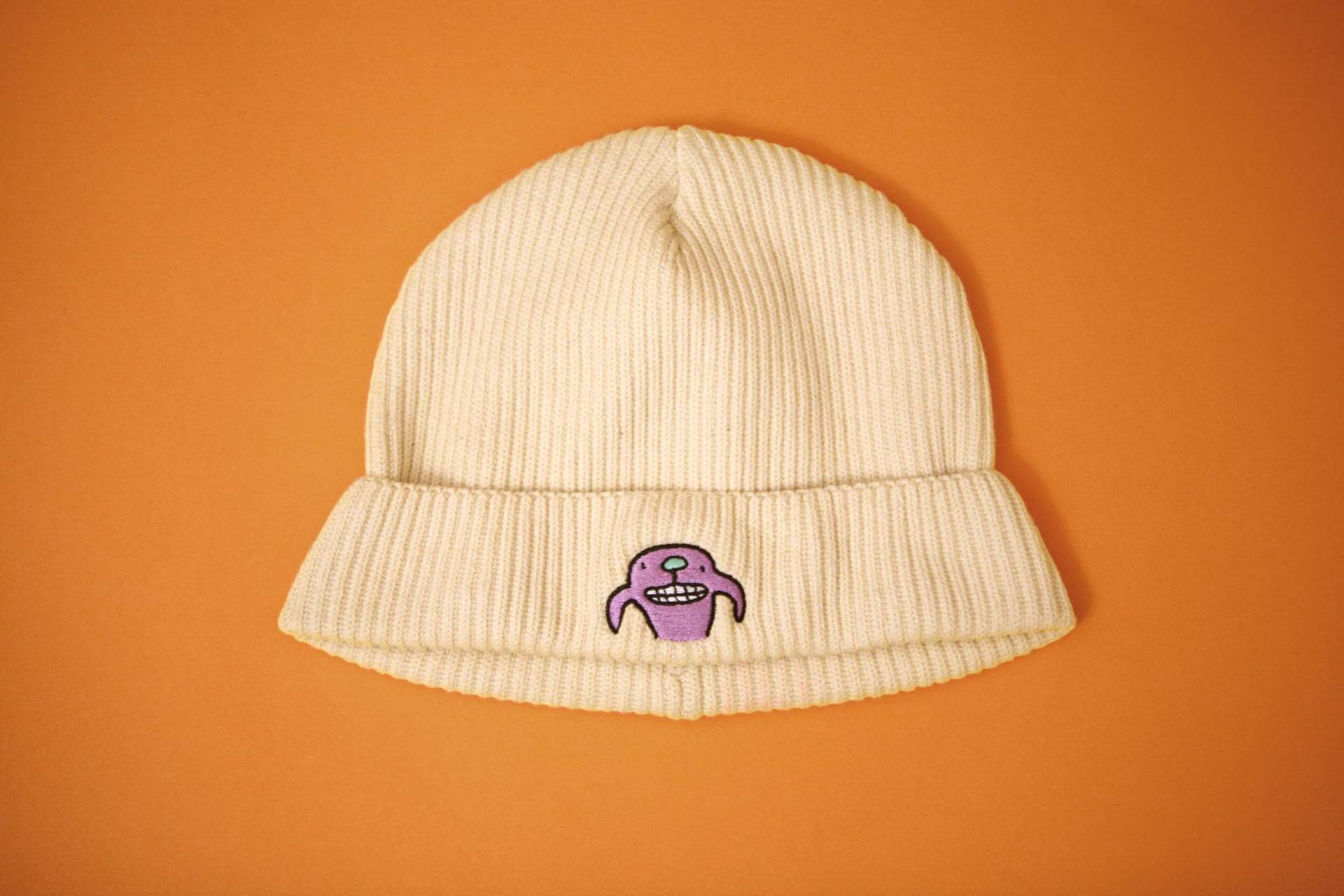 Beanie Smiley Hund von GooberAndSons