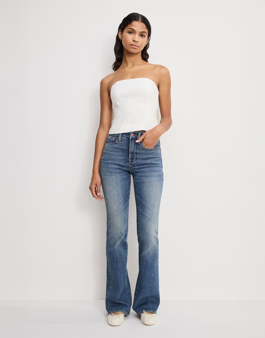 Good American - Good Standard - Bootcut-Jeans in Indigoblau von Good American