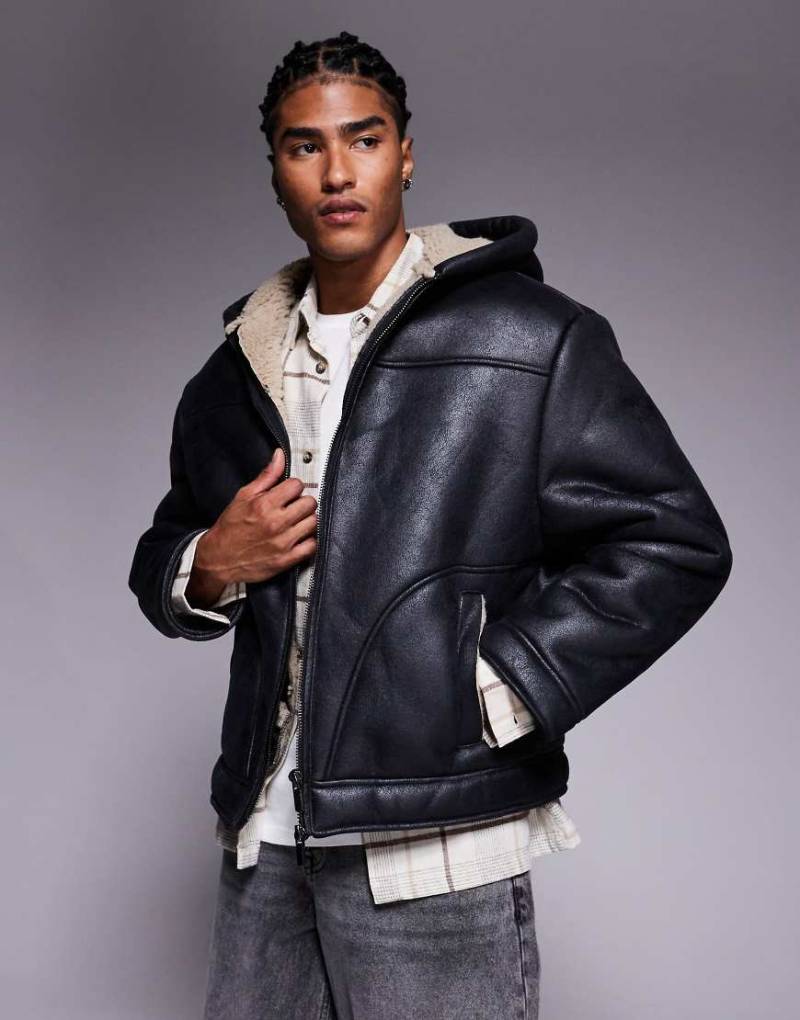 Good For Nothing - Arbeiter-Jacke aus Kunstleder in Schwarz mit Kapuze und Futter in Lammfelloptik von Good For Nothing