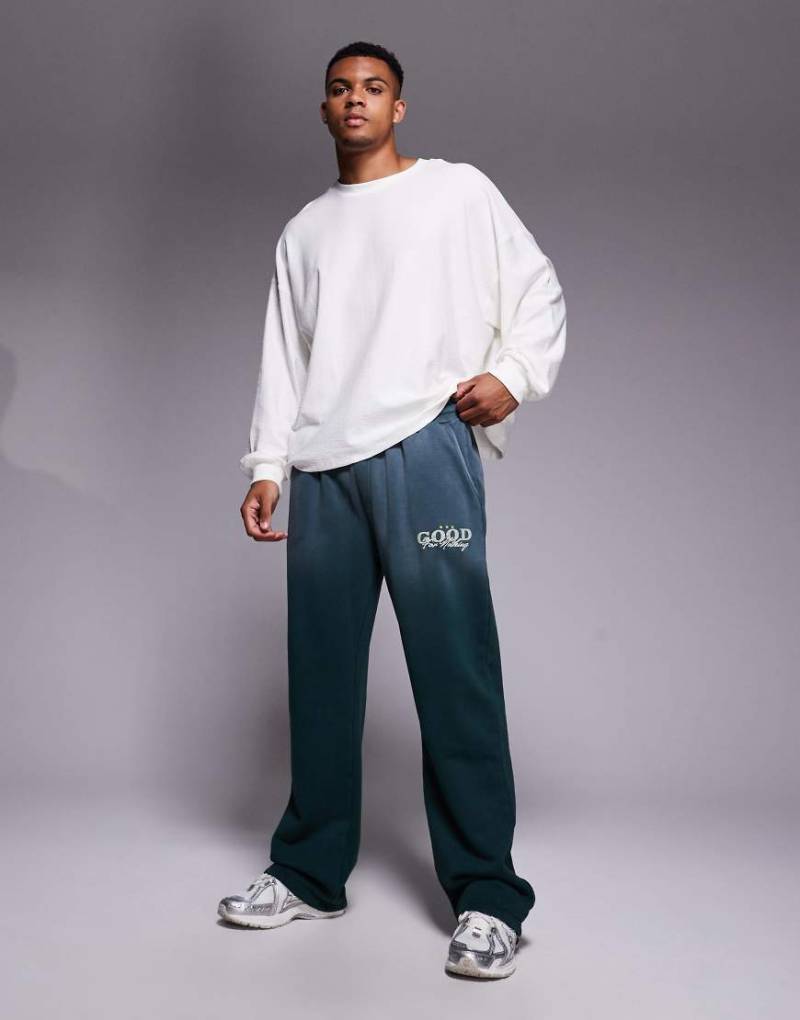 Good For Nothing - Gerade geschnittene Jogginghose in Grün mit Spray-Optik von Good For Nothing