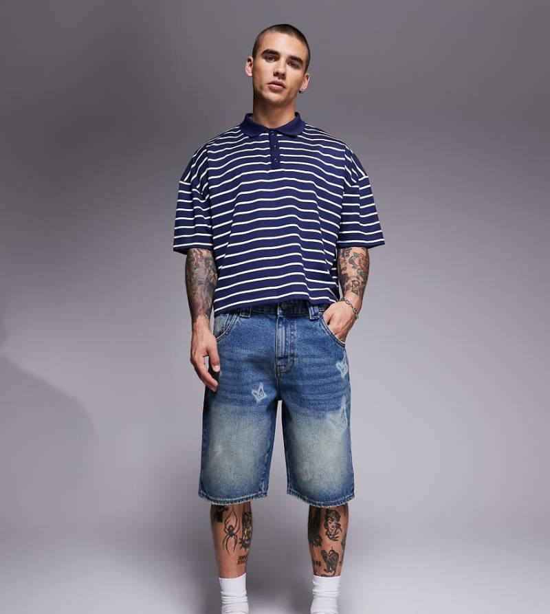 Good For Nothing - Jeans-Shorts in verwaschenem Mittelblau mit Schmetterlingsmuster von Good For Nothing