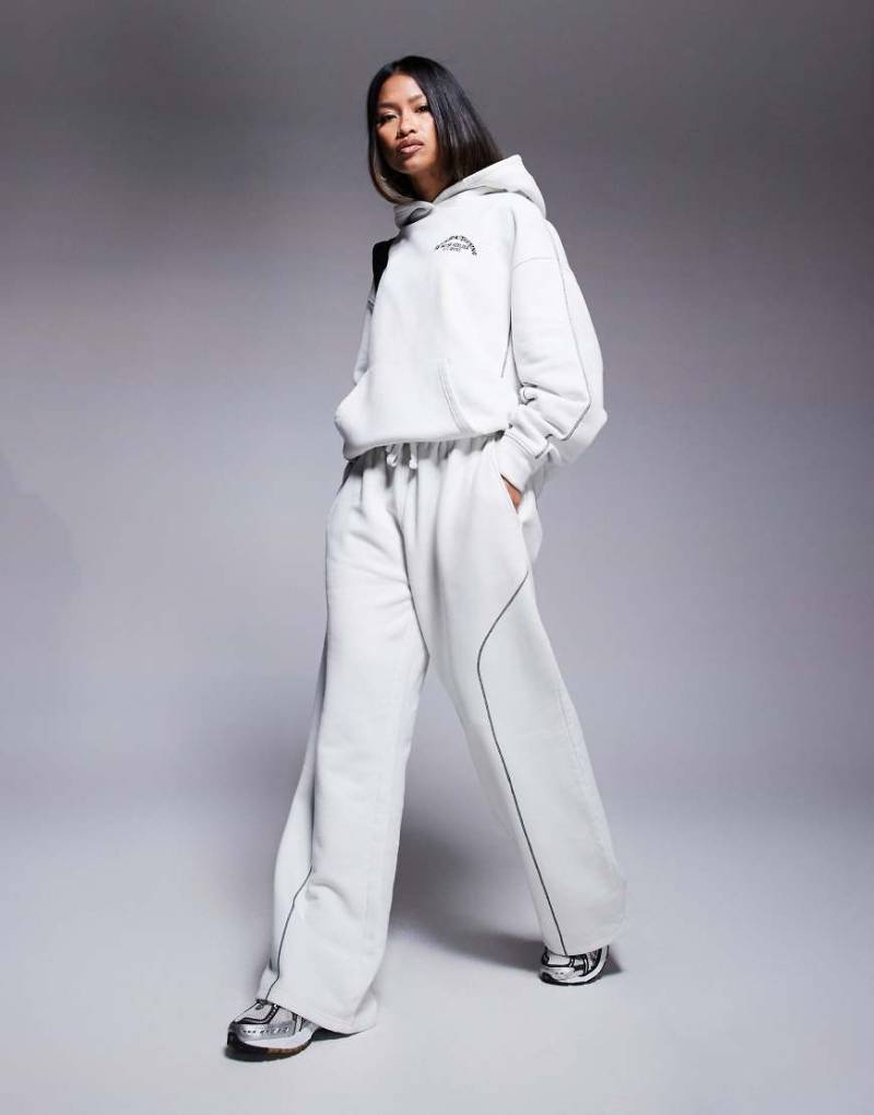 Good For Nothing - Jogginghose in Hellgrau mit Ziernaht, Kombiteil von Good For Nothing