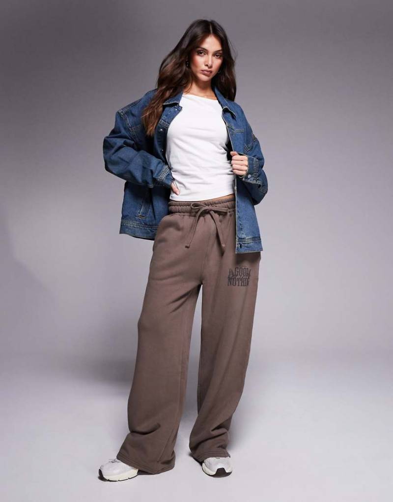 Good For Nothing - Lockere Jogginghose in Beige mit geradem Bein und Logo-Neutral von Good For Nothing
