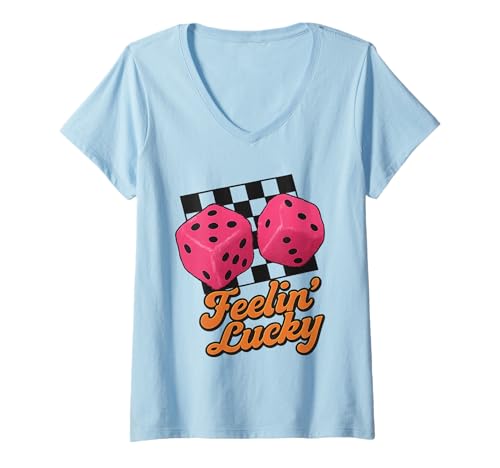 Damen Feelin' Lucky Fuzzy Dice Grafik mit Retro-Vibes T-Shirt mit V-Ausschnitt Damen Feelin' Lucky Fuzzy Dice Grafik mit Retro-Vibes T-Shirt mit V-Ausschnitt von Good Garage