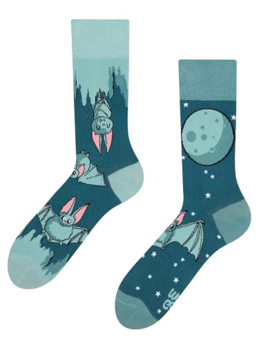 Dedoles Socken Regular normale Höhe Unisex Damen Herren Baumwolle viele lustige Designs Weihnachtssocken, Farbe Türkis, Motiv Fledermäuse in der Nacht, Gr. 39-42 von Dedoles