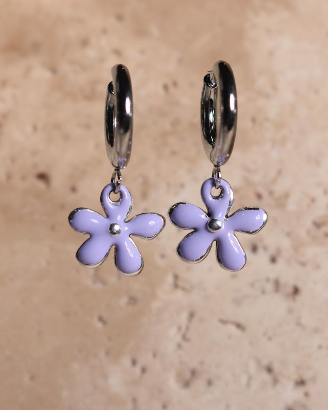 Goodloverz Flower Silver Creolen von GoodLoverz