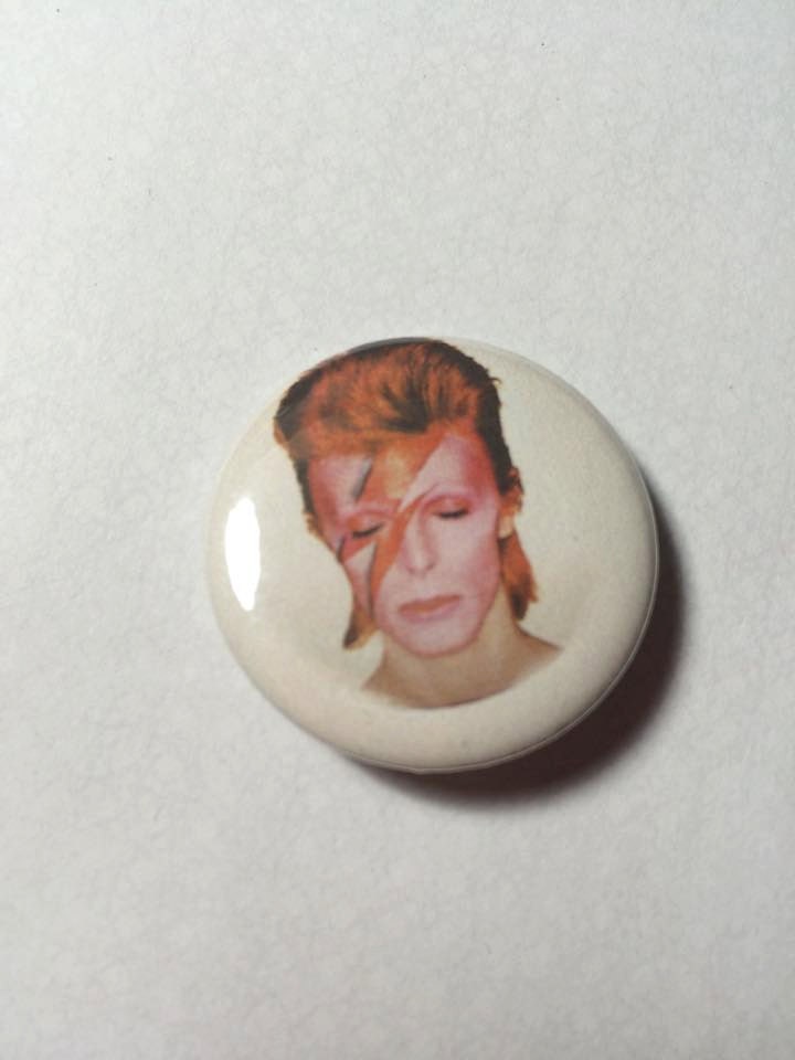 David Bowie | Ziggy Stardust - 1.25" Pinback Button von GoodLuckSweetCookie