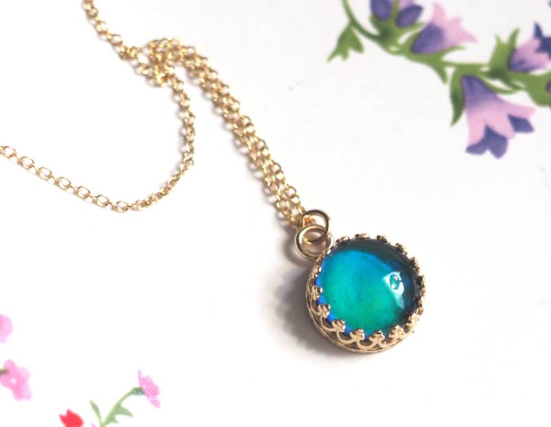 Mittelgroße Crown-stimmungskette Mit Farbwechselstein in 14Kt Gold Mittelgroße Crown-stimmungskette Mit Farbwechselstein in 14Kt Gold von GoodMoodMountain