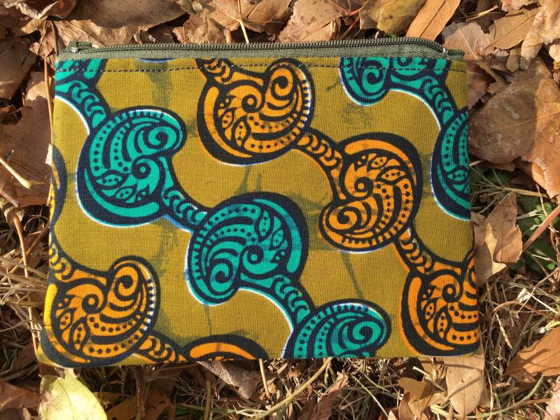 Braun, Grün Und Pfirsich Geometrisch Gemusterten Geldbörse Aus Kenia von GoodSurplus