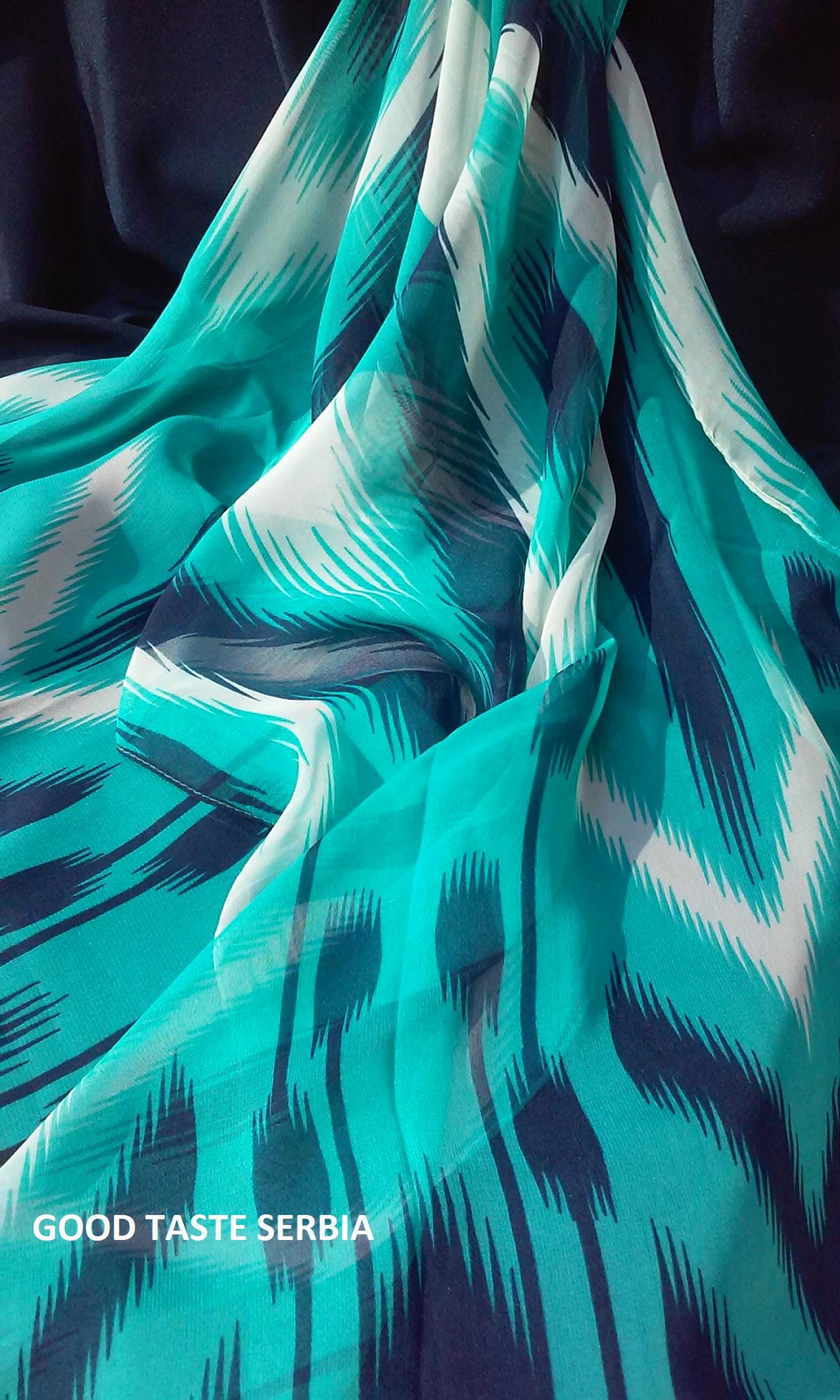 Türkiser Schal, Chiffon Ikat Boho Seidenschal, Style, Leichter Türkisblau Marine, Weiß, Georgette Schals von GoodTasteSerbia