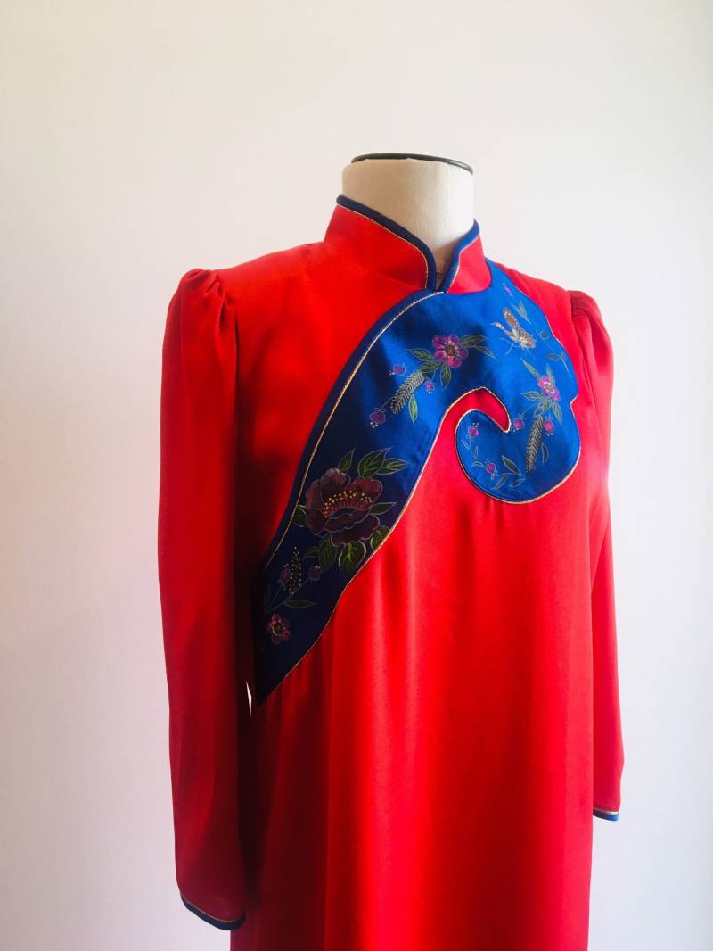 60Er Jahre Mod Rotes Tunika-Kleid Handbemalter Stehkragen, Puffärmel von GoodThingsVintage
