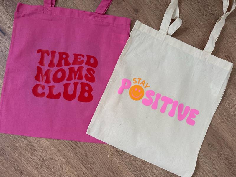 Jutebeutel Baumwolltasche | Tired Moms Club Stay Positive Perfekt Als Geschenk Für Mama Freundin Zum Muttertag Geburtstag Geburt von littleandloved2025