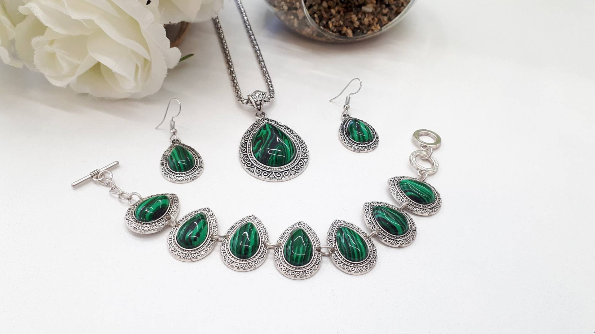 Tropfen Malachit Schmuck Set - Oval Halskette Armband Ohrringe Und Silber Für Frau Tropfen Malachit Schmuck Set - Oval Halskette Armband Ohrringe Und Silber Für Frau von GoodVibesGiftShop