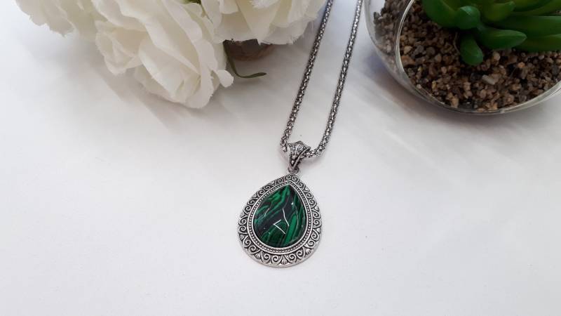 Verstellbare Malachit Halskette - Teardrop Oval Silber Und Malachite von GoodVibesGiftShop