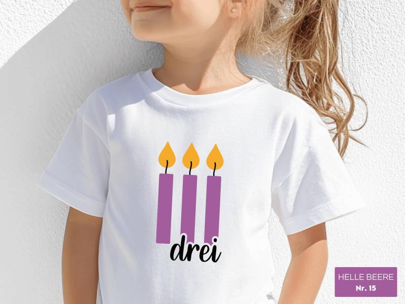 Geburtstagsshirt in Weiß Mit Kerzen Und Alter I Kindergeburtstag Geburtstagsoutfit Langarm/Kurzarm Personalisiert Zahl Zb "Drei" von GoodbyeSocks